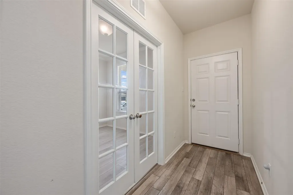 225 Gunther Way Taylor TX 76574