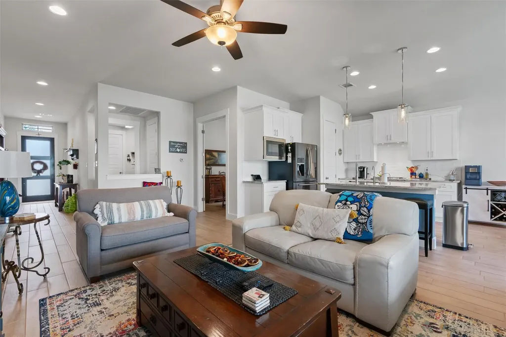 653 Coyote Creek Way Kyle TX 78640