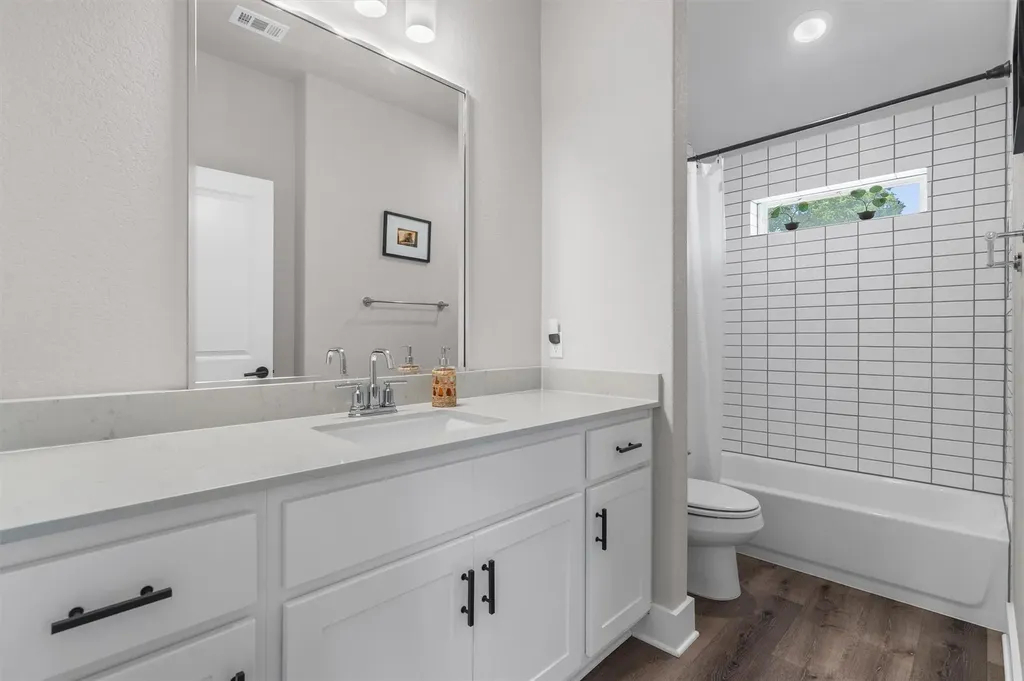 1810 Piedmont Avenue Austin TX 78757
