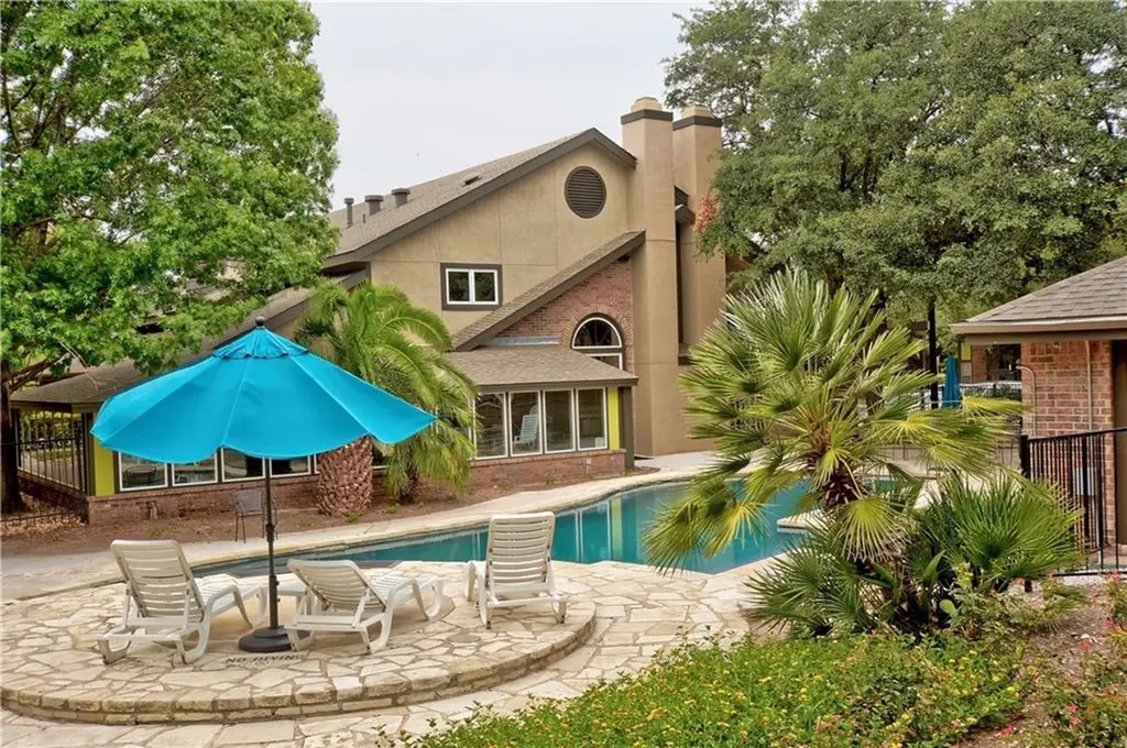 7685 Northcross Drive Austin TX 78757