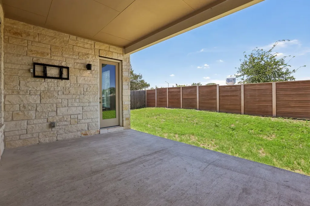 317 Independence Drive Kyle TX 78640