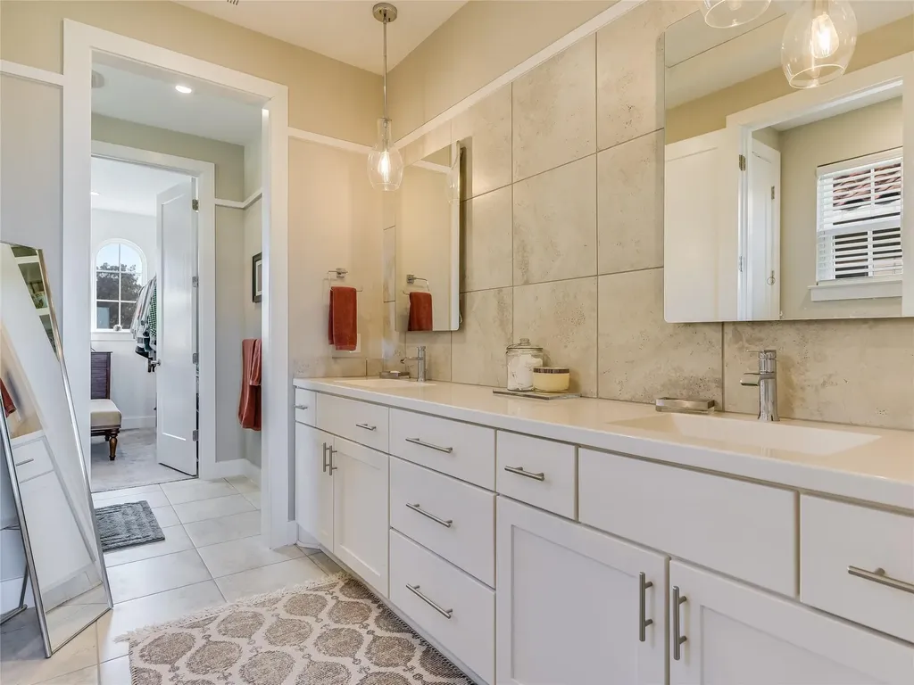 219 Honey Creek Court Austin TX 78738
