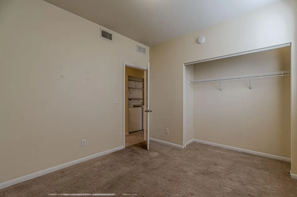 1612 Sanders Kyle TX 78640
