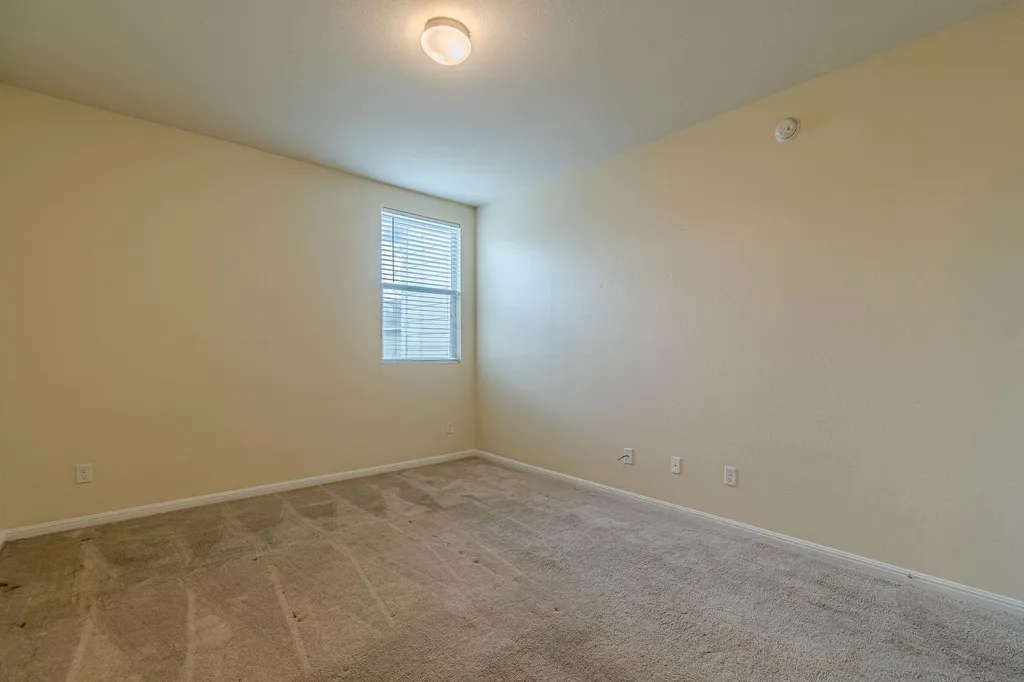 1612 Sanders Kyle TX 78640
