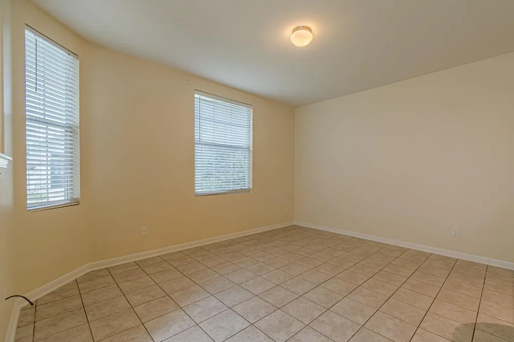 1612 Sanders Kyle TX 78640