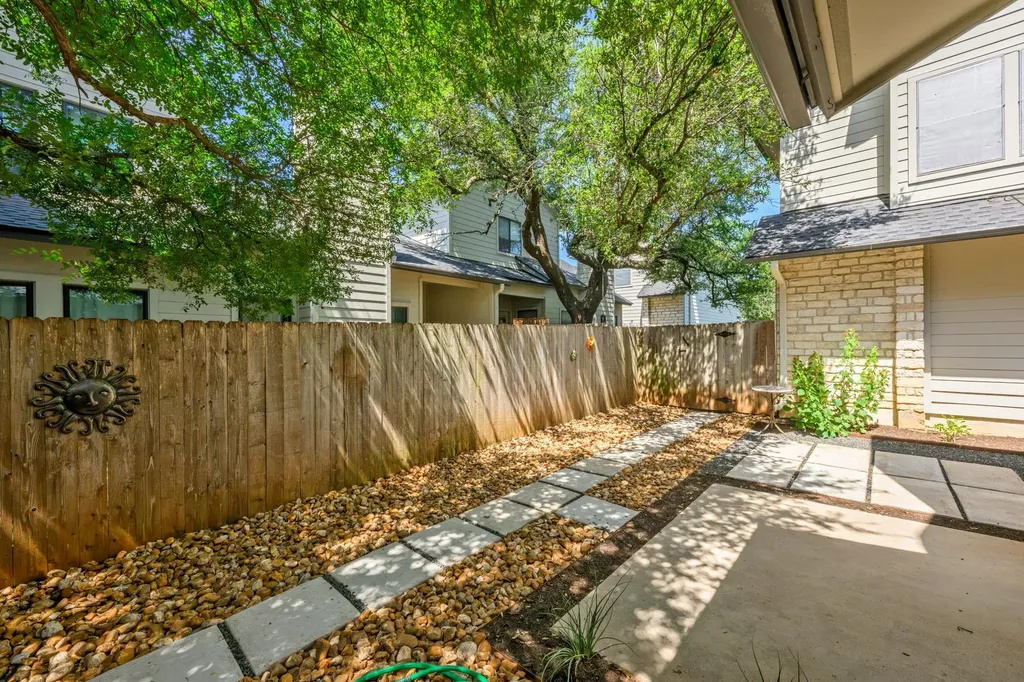 12212 Brigadoon Lane Austin TX 78727