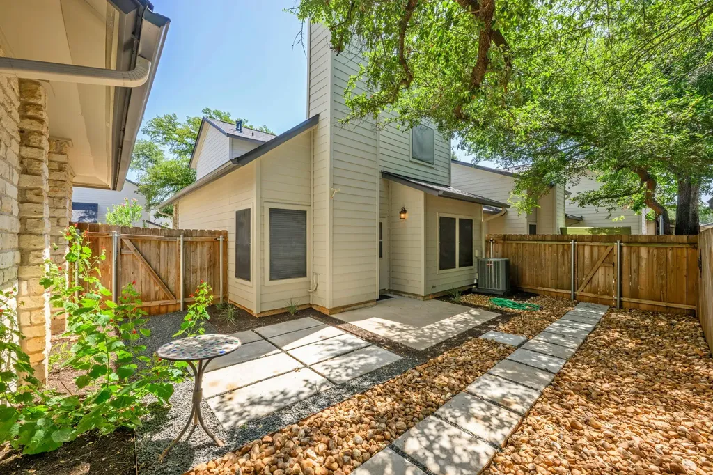 12212 Brigadoon Lane Austin TX 78727