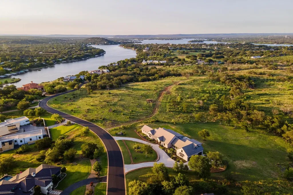 111 Rock N Robyn Trail Horseshoe Bay TX 78657