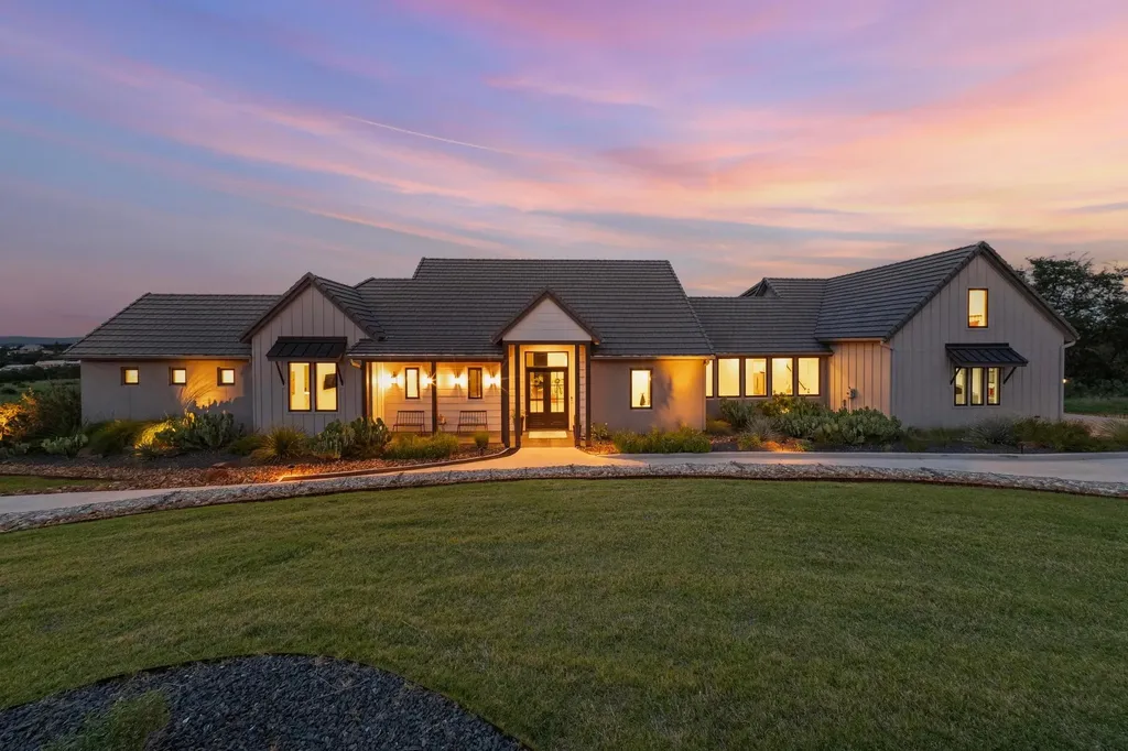 111 Rock N Robyn Trail Horseshoe Bay TX 78657