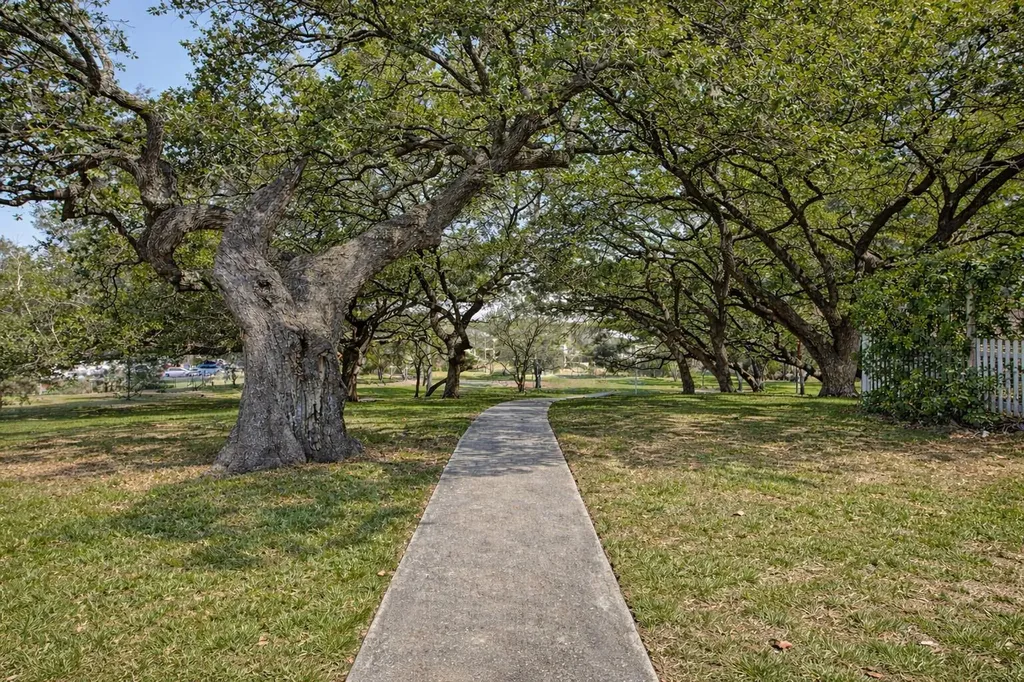1845 River Crossing Circle Austin TX 78741