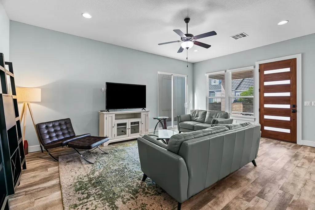 109 Francesco Lane Dripping Springs TX 78620