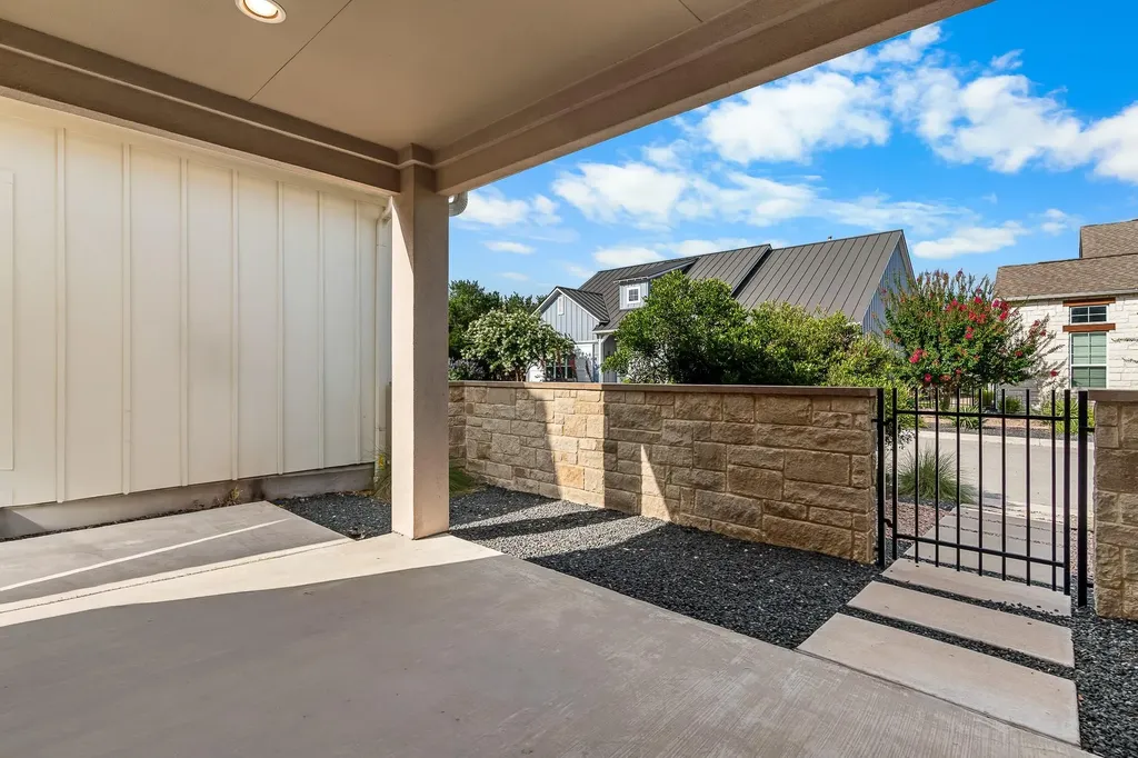 109 Francesco Lane Dripping Springs TX 78620