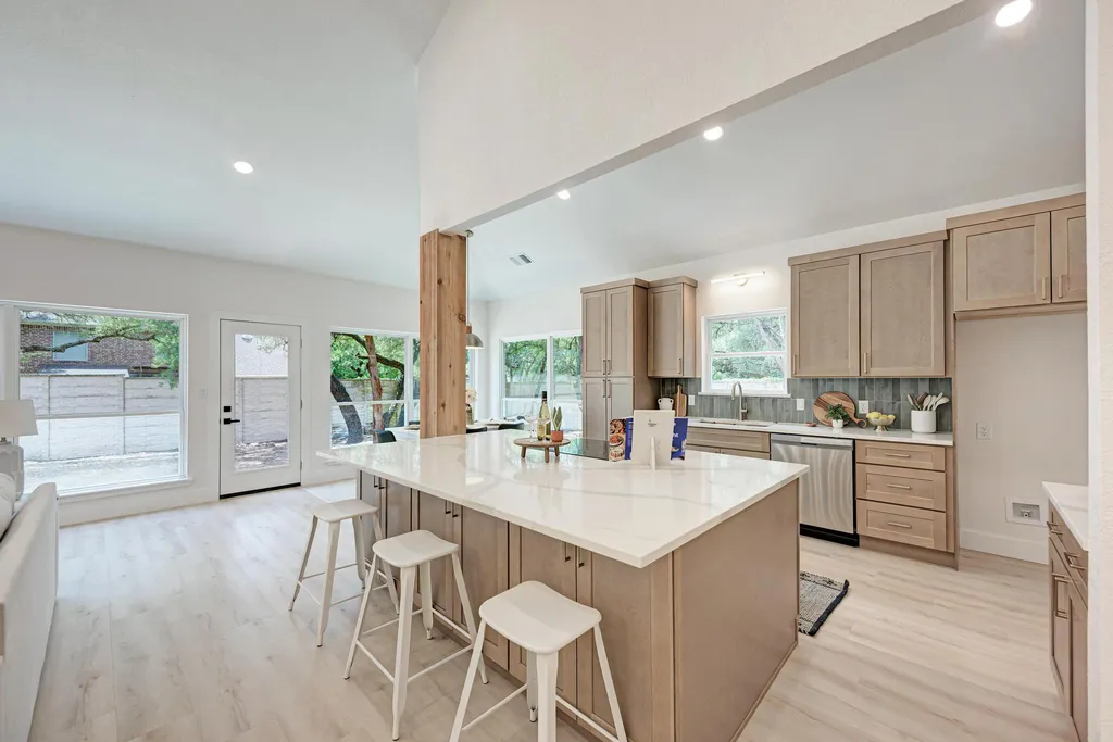 1110 Mayan Way Austin TX 78733