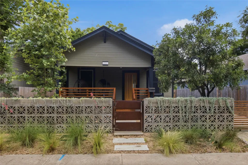 2007 E 2nd Street Austin TX 78702