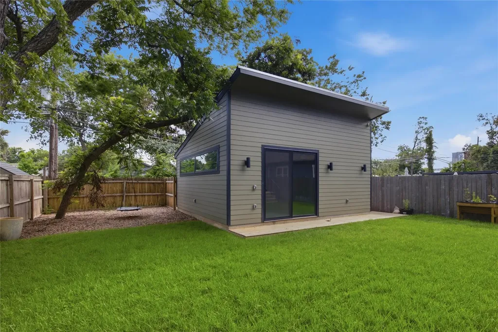 2007 E 2nd Street Austin TX 78702