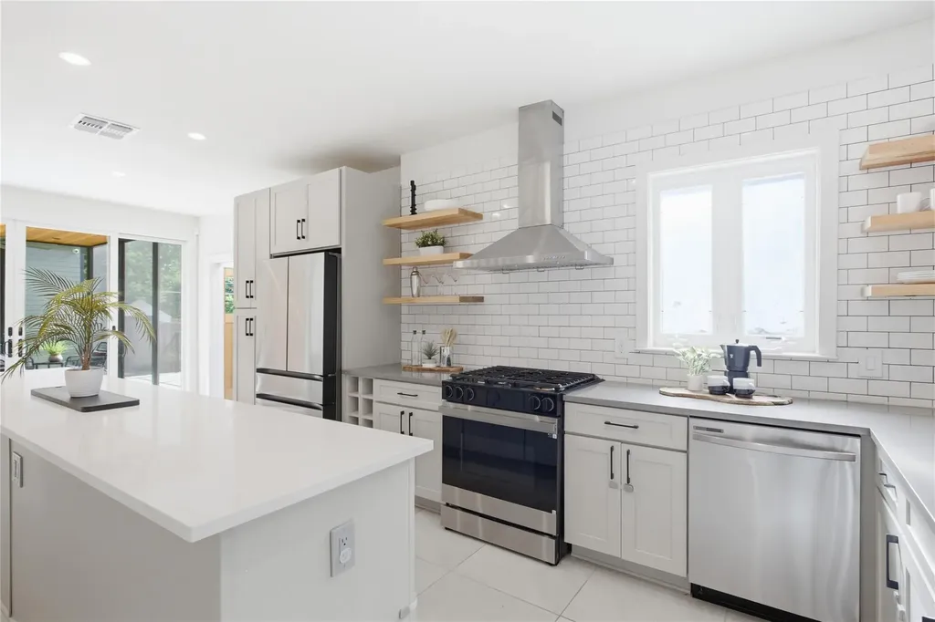 2007 E 2nd Street Austin TX 78702