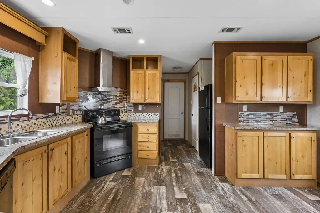 253 N County Line Road Elgin TX 78621