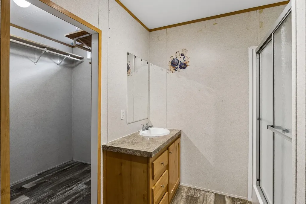 253 N County Line Road Elgin TX 78621