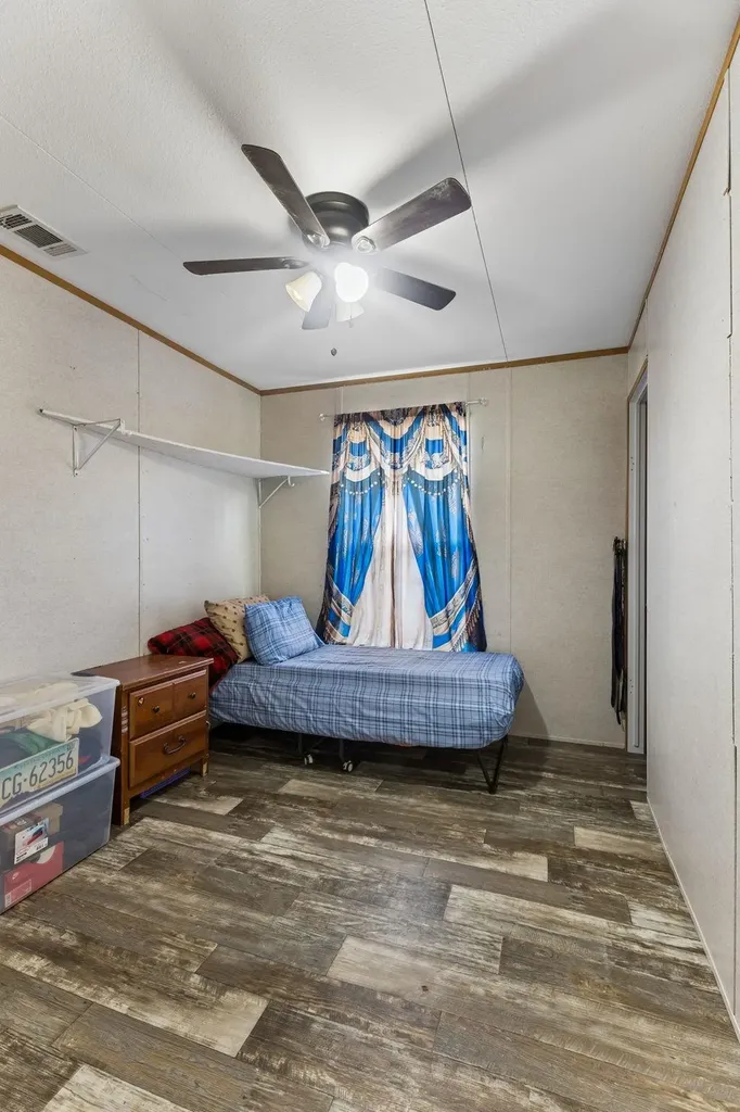253 N County Line Road Elgin TX 78621