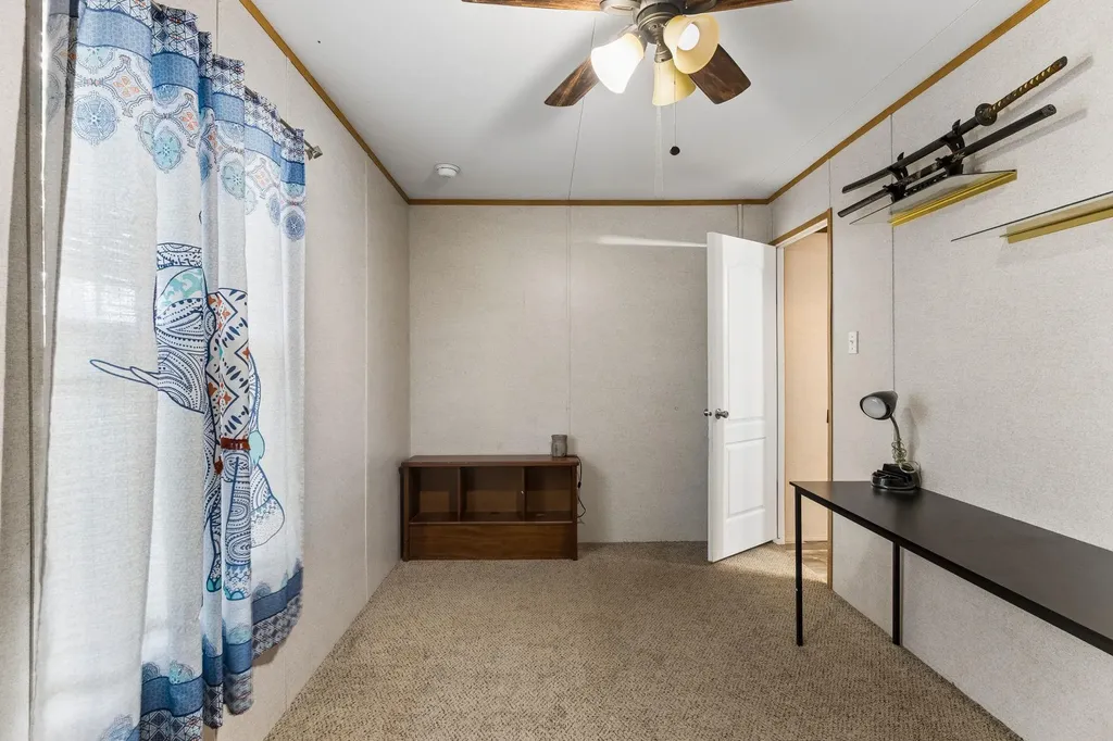 253 N County Line Road Elgin TX 78621