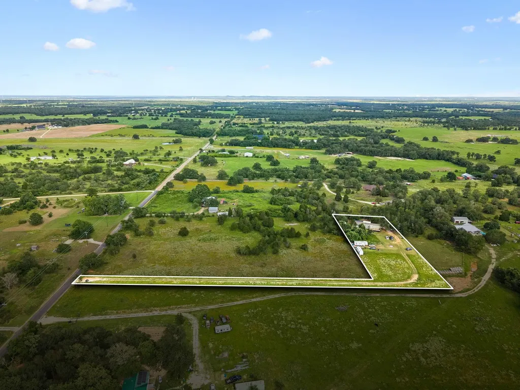 253 N County Line Road Elgin TX 78621