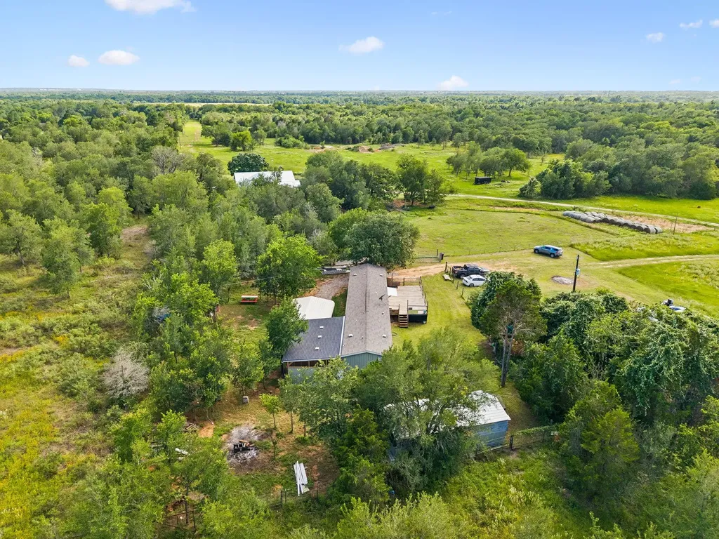 253 N County Line Road Elgin TX 78621