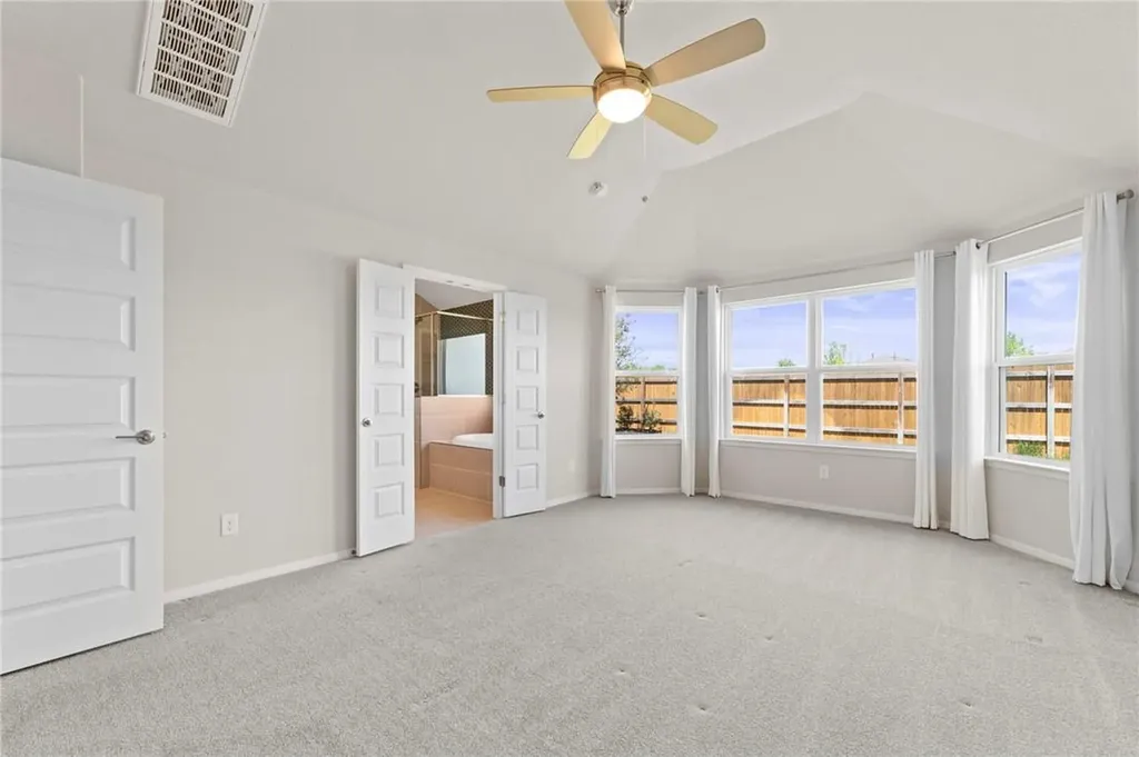 102 Crooked Trail Bastrop TX 78602