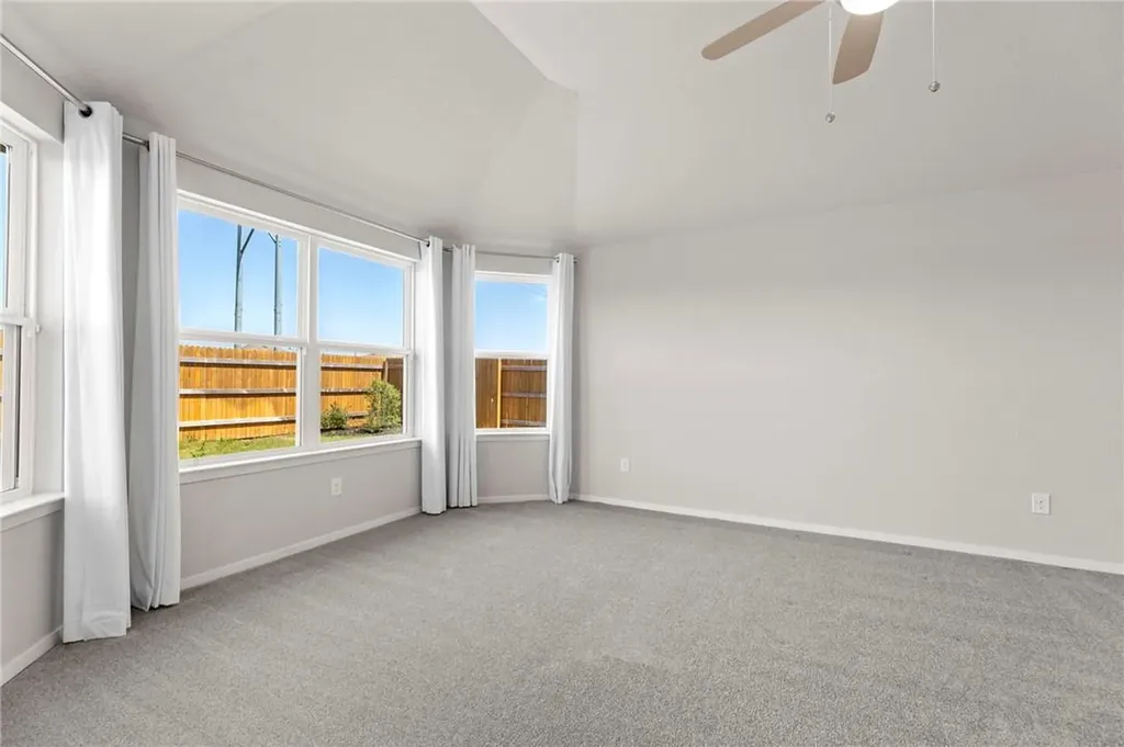 102 Crooked Trail Bastrop TX 78602