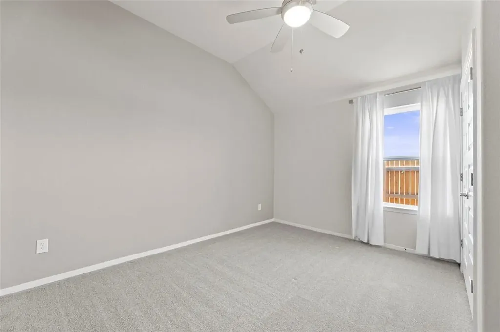 102 Crooked Trail Bastrop TX 78602