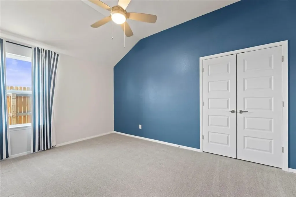 102 Crooked Trail Bastrop TX 78602