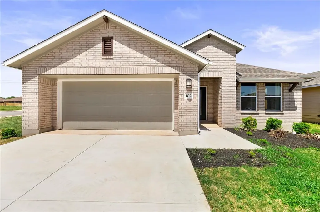 102 Crooked Trail Bastrop TX 78602