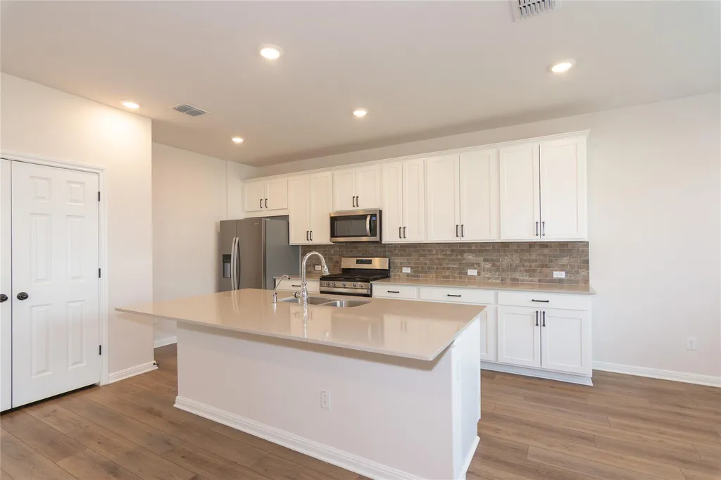 2500 Roosevelt Road Leander TX 78641