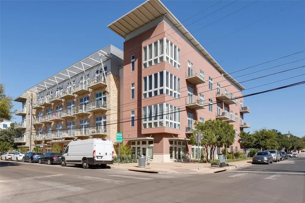 2124 E 6th Street E Austin TX 78702