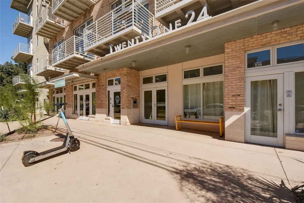 2124 E 6th Street E Austin TX 78702