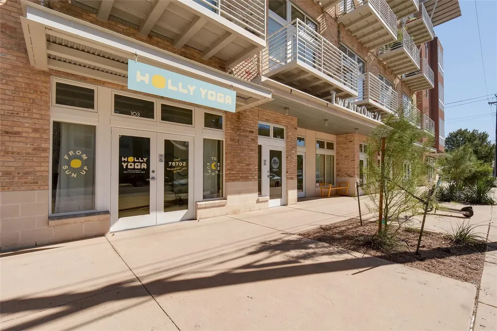 2124 E 6th Street E Austin TX 78702