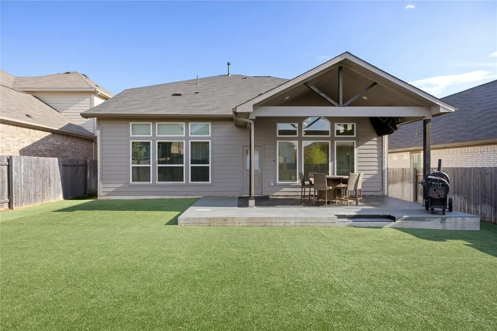 241 Oleander Loop Buda TX 78610