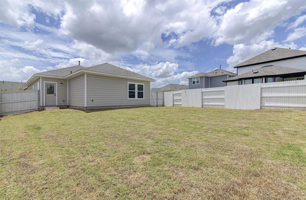 156 Tillage Road Elgin TX 78621