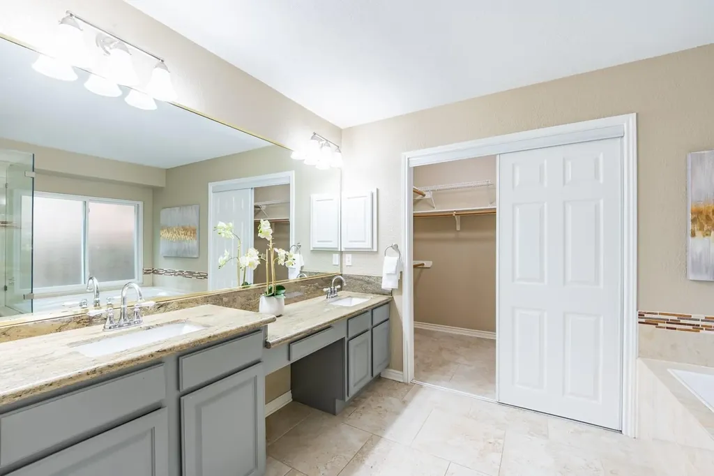 11507 Kempwood Drive Austin TX 78750