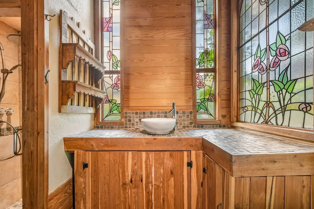 12811 River Bend Street Austin TX 78732