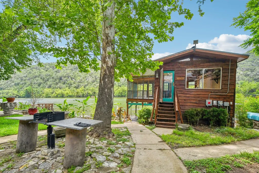 12811 River Bend Street Austin TX 78732