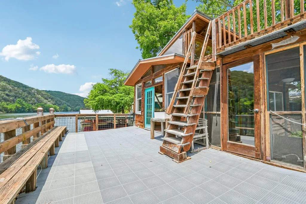 12811 River Bend Street Austin TX 78732