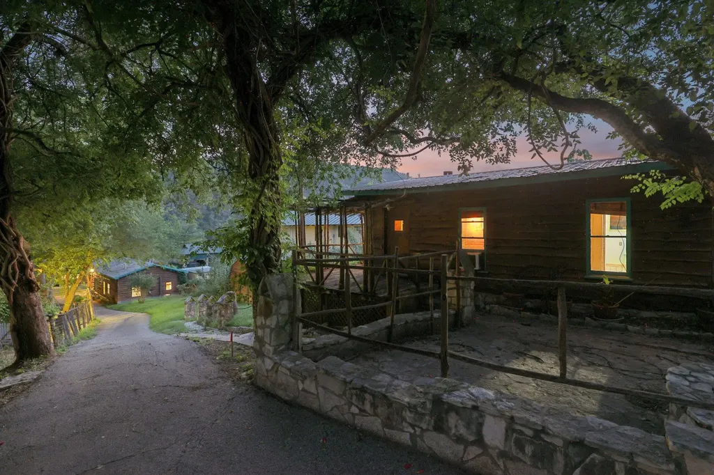 12811 River Bend Street Austin TX 78732