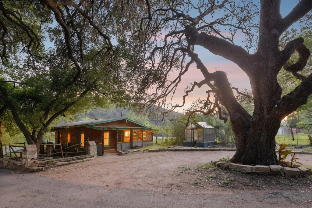 12811 River Bend Street Austin TX 78732