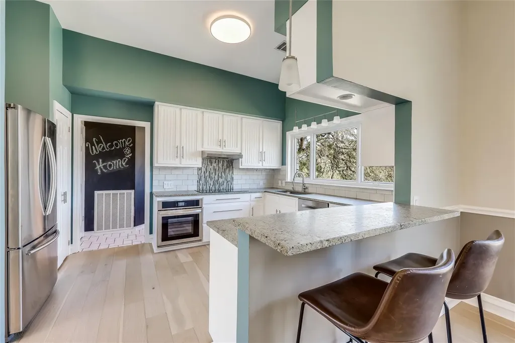 8004 Golden Oaks Lane Austin TX 78737