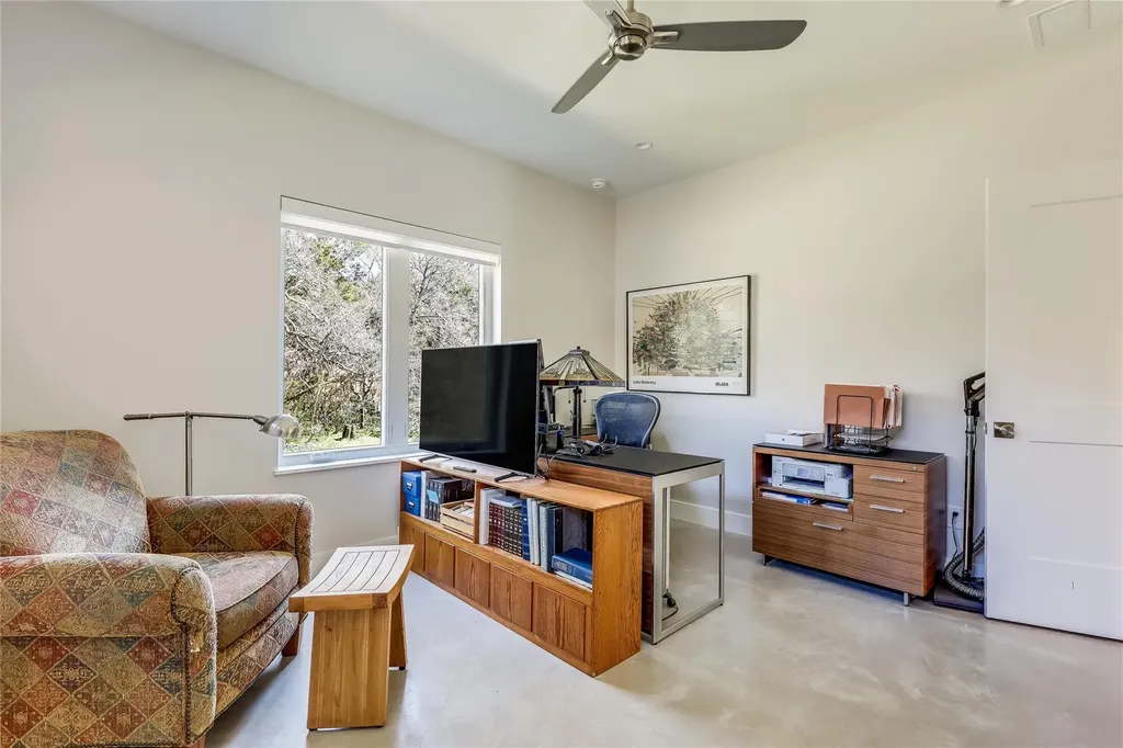 8004 Golden Oaks Lane Austin TX 78737