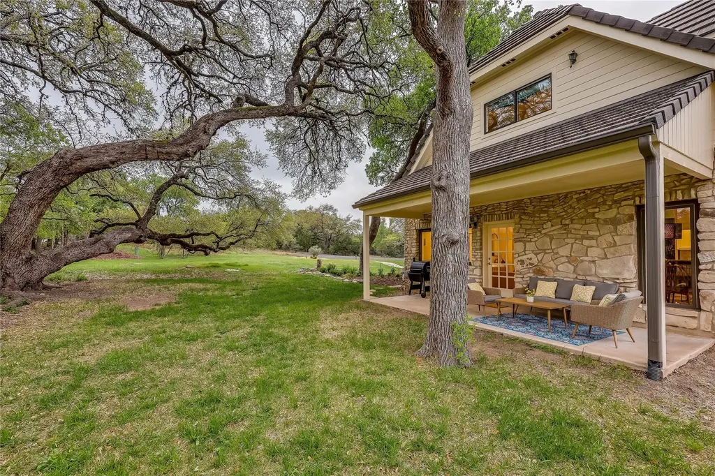 8004 Golden Oaks Lane Austin TX 78737