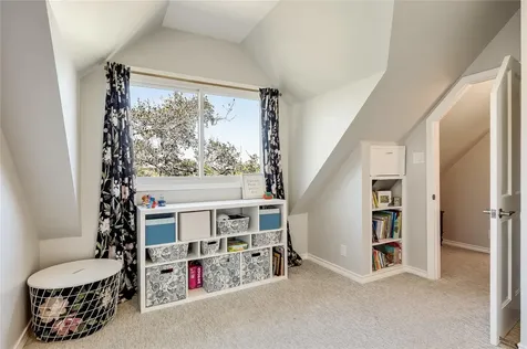 8004 Golden Oaks Lane Austin TX 78737