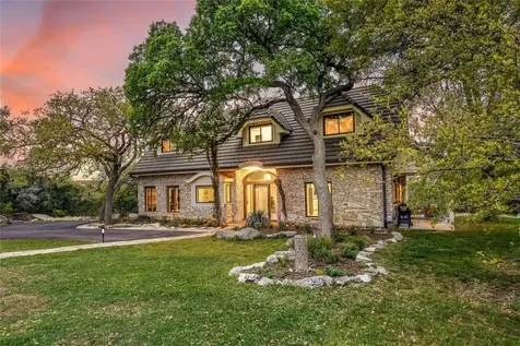 8004 Golden Oaks Lane Austin TX 78737