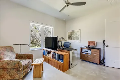 8004 Golden Oaks Lane Austin TX 78737