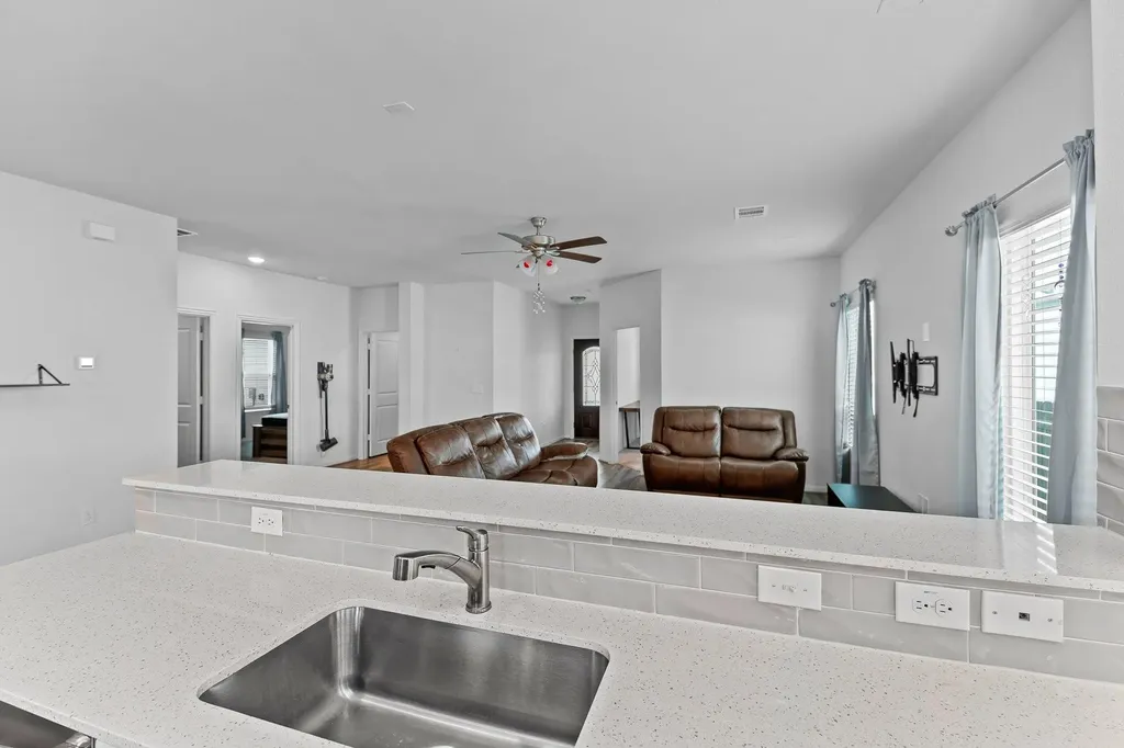 216 Blue Hibiscus Drive Liberty Hill TX 78642
